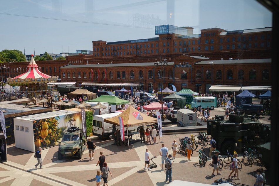 Łódź. Piknik Weterana w Manufakturze w Łodzi. Polscy bohaterowie, ekspozycje i wystawy