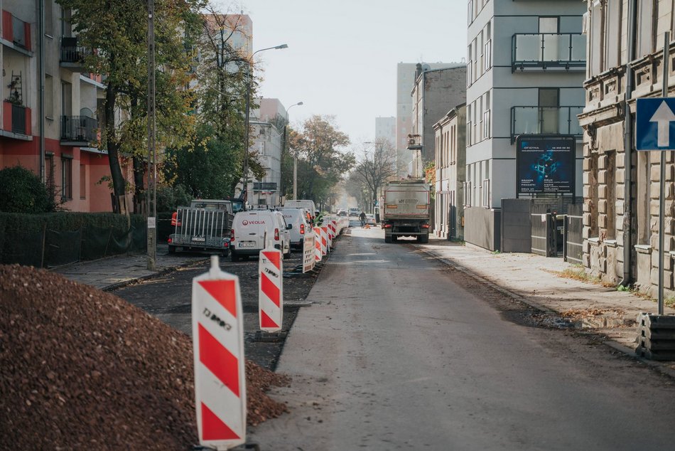 Remont Przędzalnianej w Łodzi nabrał tempa. Zerwali już połowę jezdni