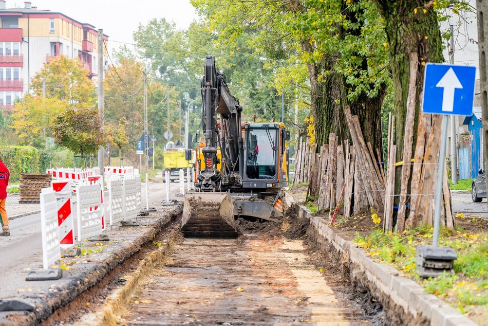 Remont Źródłowej w Łodzi. Jest już nowy asfalt, przystanki MPK Łódź prawie gotowe