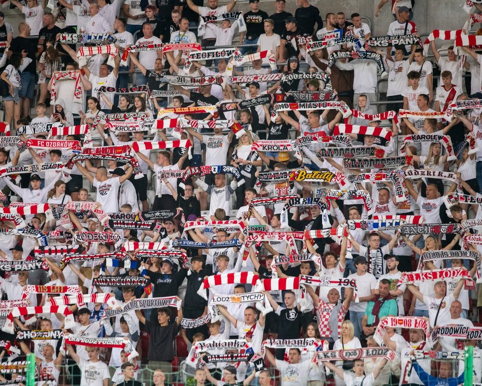 Mecz ŁKS Łódź – Korona Kielce. Kibice na trybunach stadionu przy al. Unii
