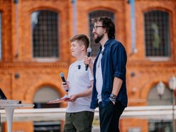 Łódź. Sławosz Uznański-Wiśniewski w kosmosie! Łodzianie oglądali start na Astropikniku w Manufakturze