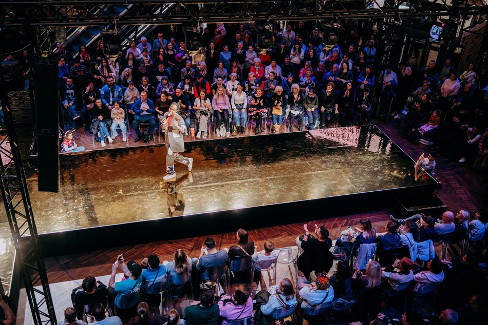 Łódź. Manufaktura Fashion Week w Łodzi. Kolekcja Jarosława Ewerta, koncert Andrzeja Piasecznego i więcej