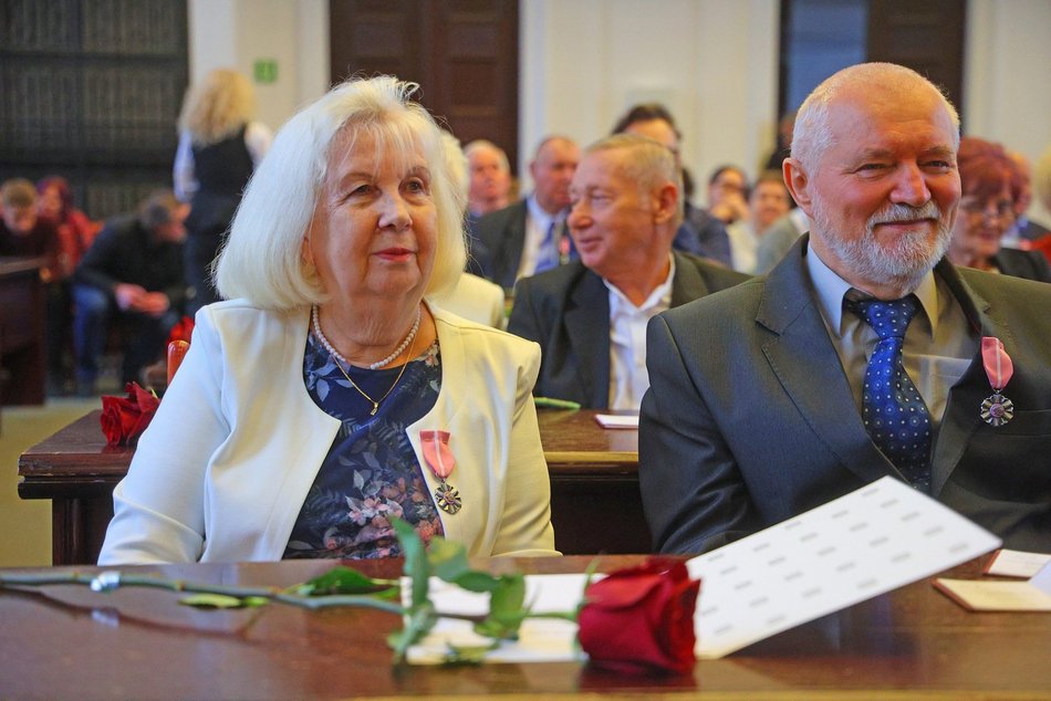 Łódź. Medale za długoletnie pożycie małżeńskie. Rekordziści są razem od 66 lat!