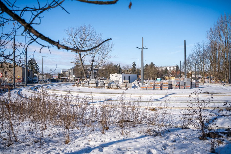 Łódź. Nowa krańcówka MPK Łódź przy Niższej nabiera kształtów. Gotowe torowisko i budynek socjalny