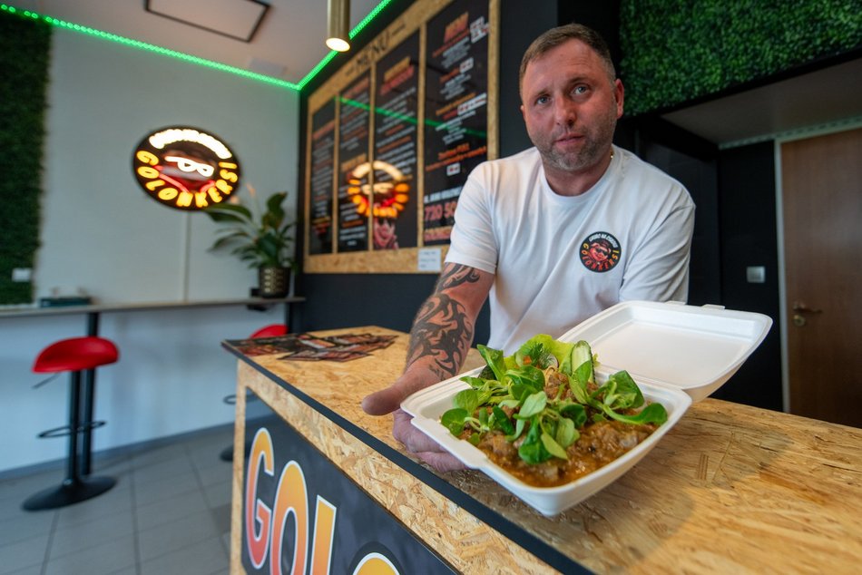 Łódź. U Golonkersów w Łodzi zjesz, jak u mamy! Golonki znane z zajazdu „Pod Dębami" teraz na Retkini!