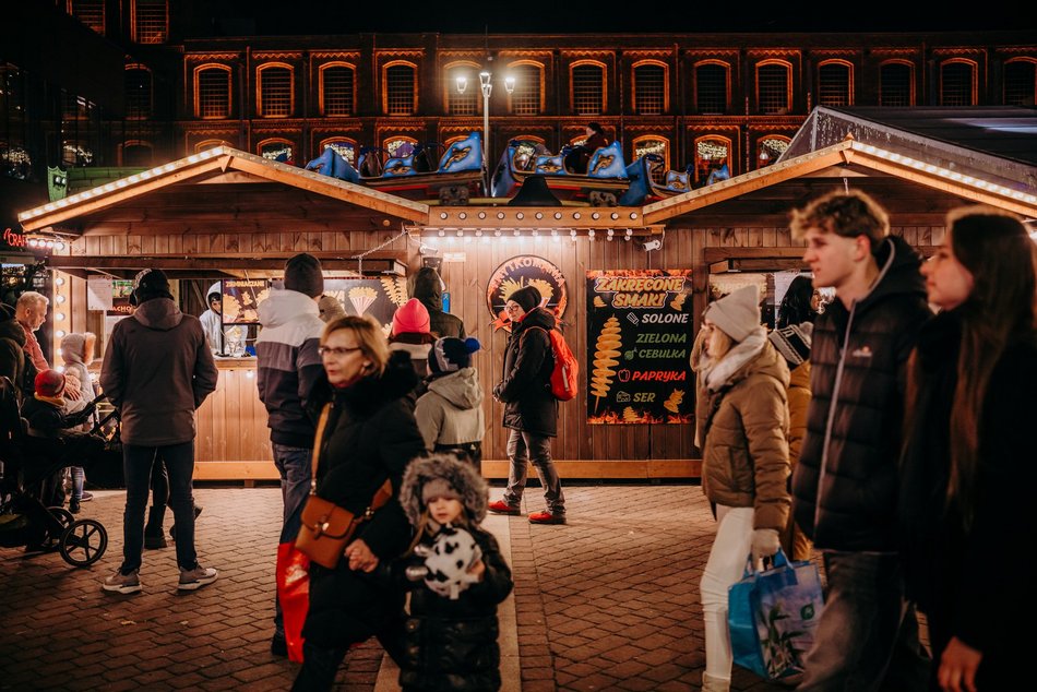 Łódź. Jarmark w Manufakturze w Łodzi tętni życiem. Tam poczujesz świąteczną atmosferę!