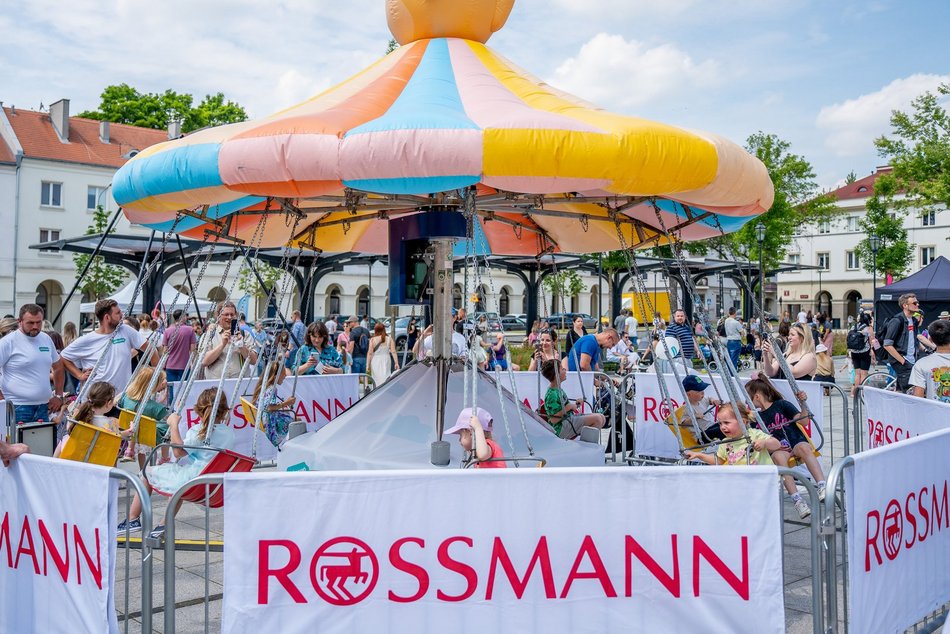 Łódź. Miejski Dzień Dziecka 2025 w Łodzi. Majka Jeżowska, dmuchańce i pokazy [ZDJĘCIA]