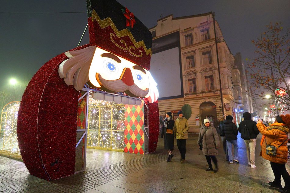 Iluminacje świąteczne w Łodzi. Zobacz najpiękniejsze ozdoby na Piotrkowskiej i placu Wolności
