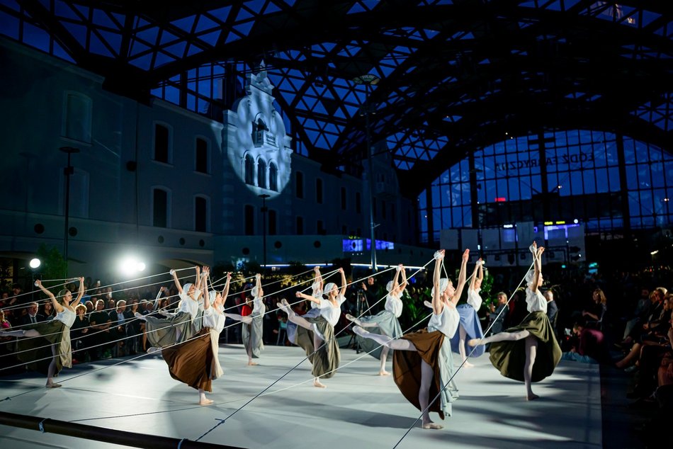 Łódź. Trend Station 2.0 w trosce o ekologię. Niezwykły pokaz mody na dworcu Łódź Fabryczna