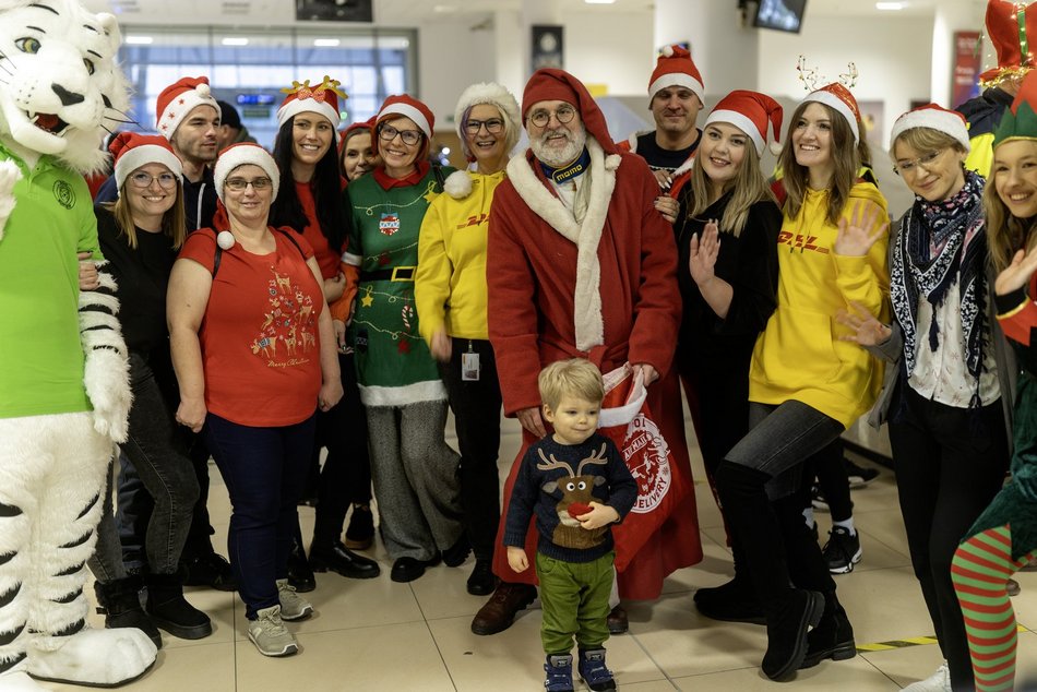 Święty Mikołaj wylądował na lotnisku w Łodzi