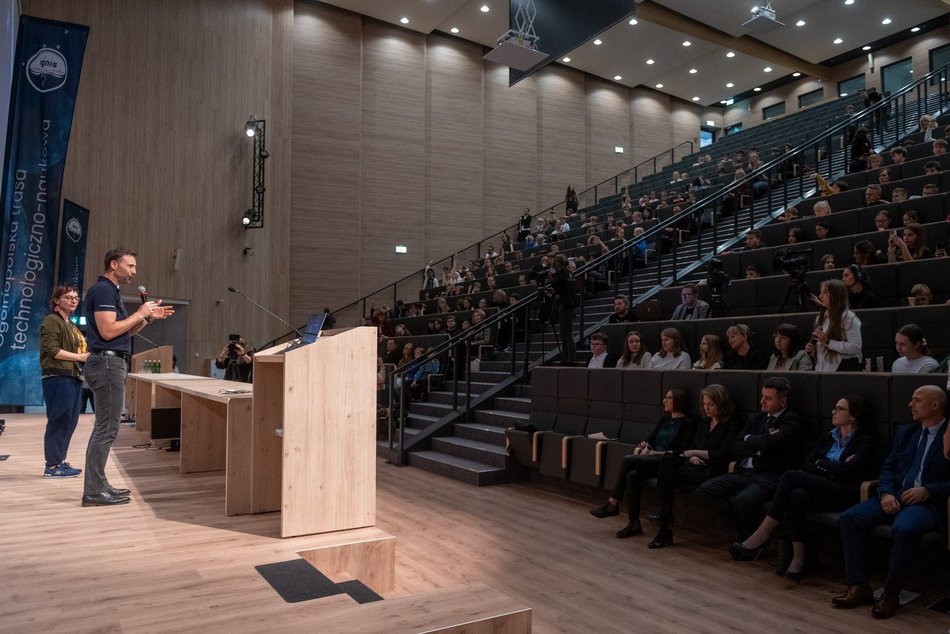 Łódź. Sławosz Uznański-Wiśniewski spotkał się z uczniami