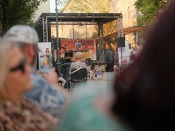 Łódź. Sobotnie Brzmienia na Piotrkowskiej. Radek Bolewski oczarował publiczność