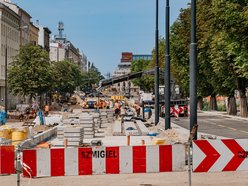 Bulwary Północne - plac budowy, nowa ulica i tory tramwajowe