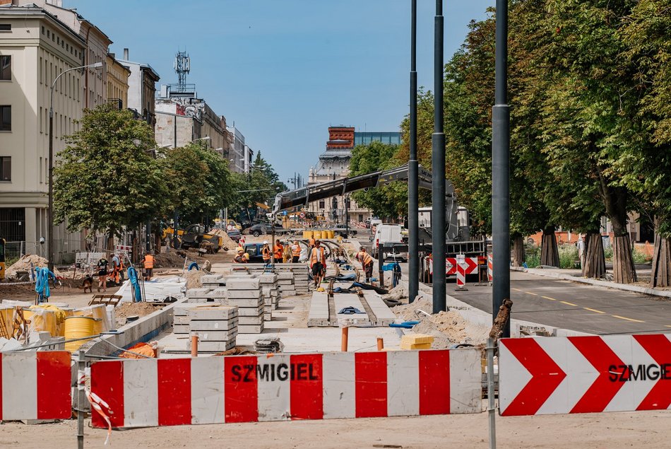 Bulwary Północne - plac budowy, nowa ulica i tory tramwajowe