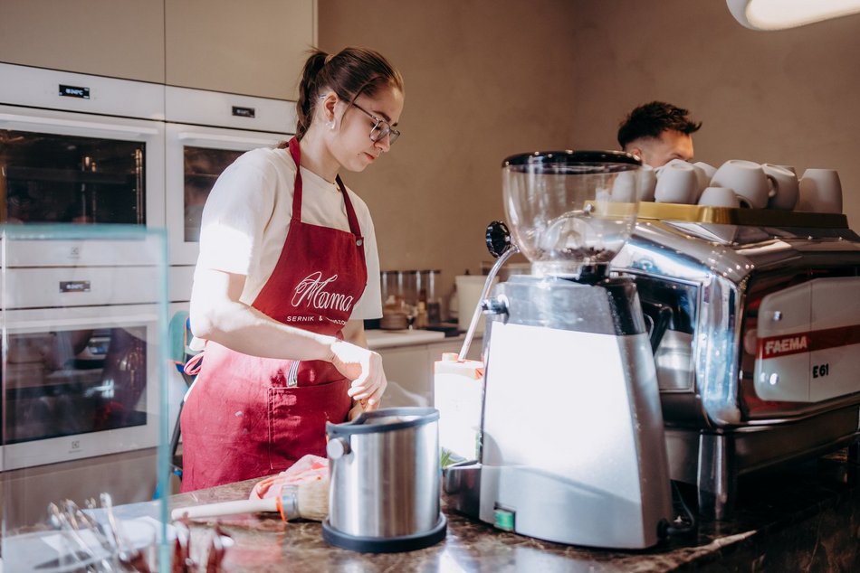 Nowa kawiarnia w Łodzi. Mama sernik i kruszonka to królestwo serników baskijskich
