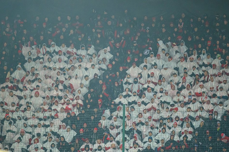 Łódź. Kibice na meczu Widzewa Łódź z Koroną Kielce