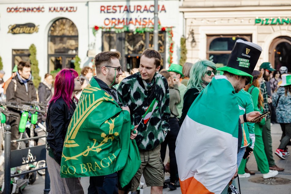 Zielona parada przeszła Piotrkowską! Tłumy świętują z okazji Dnia Świętego Patryka