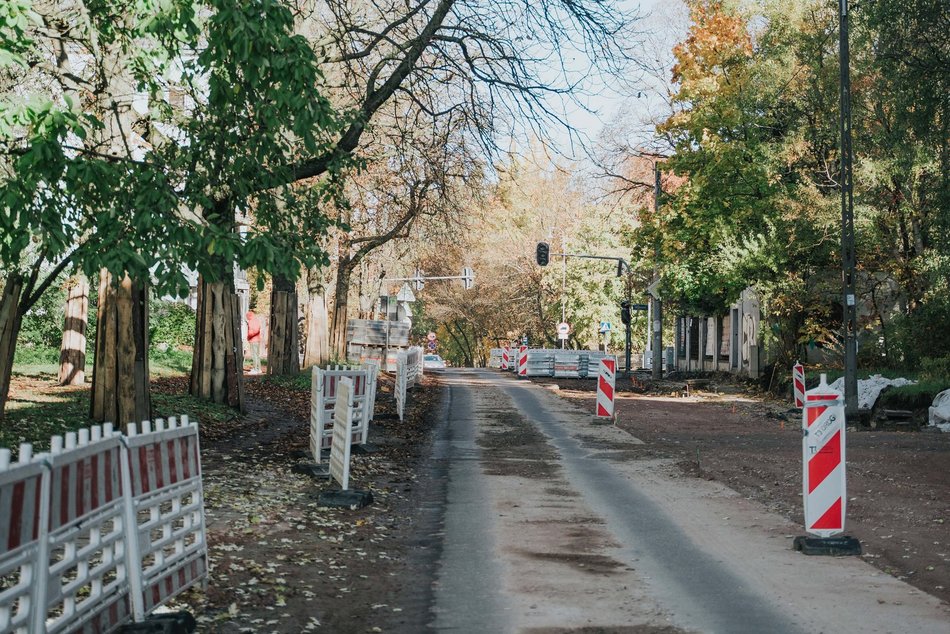 Remont Przędzalnianej w Łodzi nabrał tempa. Zerwali już połowę jezdni