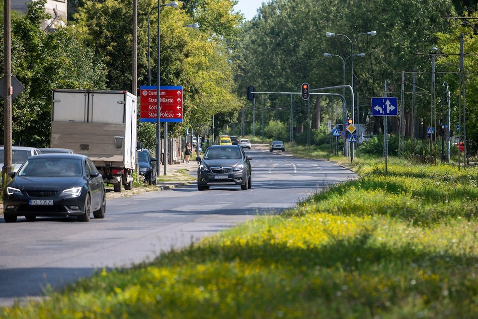 Łódź. Torowisko na ul. Srebrzyńskiej w Łodzi