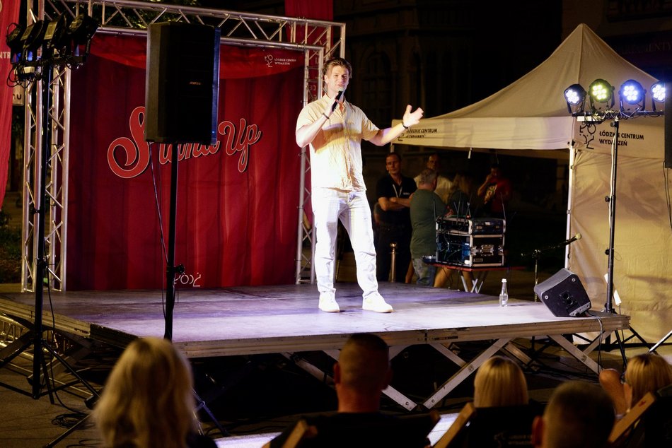Łódź. Stand-up Piotrkowska w Łodzi. Mnóstwo śmiechu w upalny wieczór