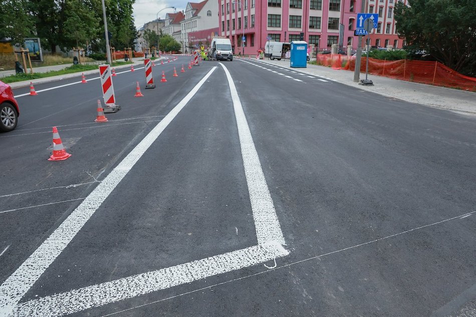 Łódź. Remont Sterlinga w Łodzi. Trwają ostatnie prace przed otwarciem ulicy