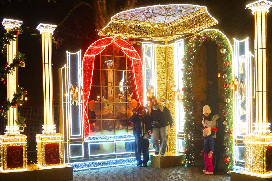 Iluminacje świąteczne w Łodzi. Zobacz najpiękniejsze ozdoby na Piotrkowskiej i placu Wolności