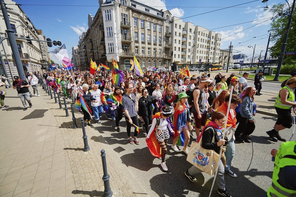 Uczestnicy Marszu Równości na ulicach Łodzi