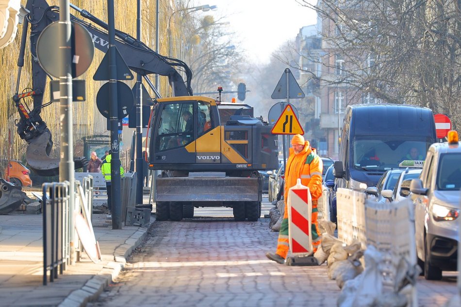 Łódź. Drogowcy rozpoczęli ostatni etap prac na Jaracza