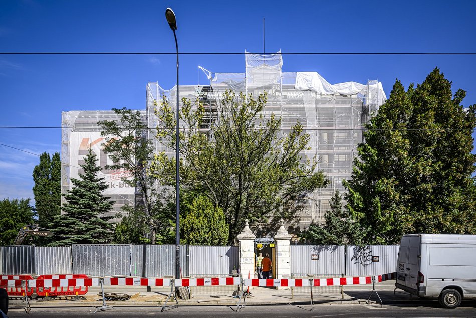 Jak idzie remont IV Liceum Ogólnokształcącego przy Pomorskiej w Łodzi