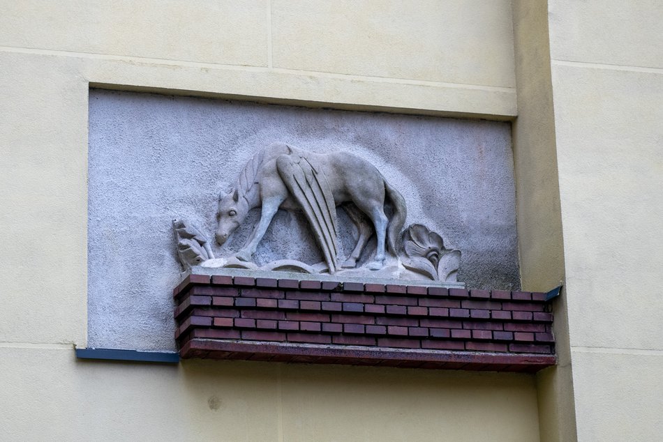 Zwierzęta na kamienicach, w parkach i ulicach w Łodzi