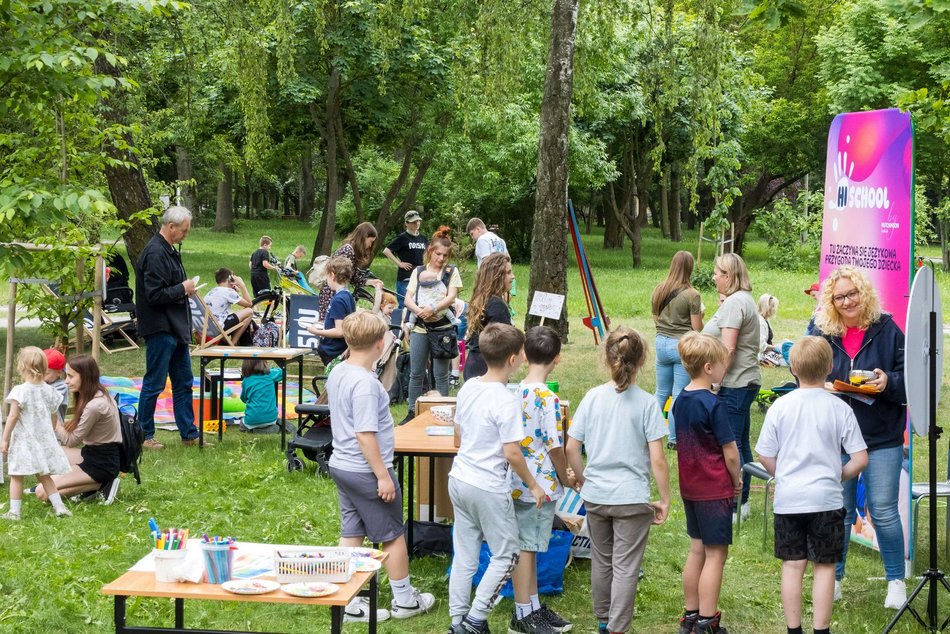 Wesoły Dzień Dziecka na Teofilowie. Szczudlarze, warsztaty cyrkowe, animacje i dobra zabawa!
