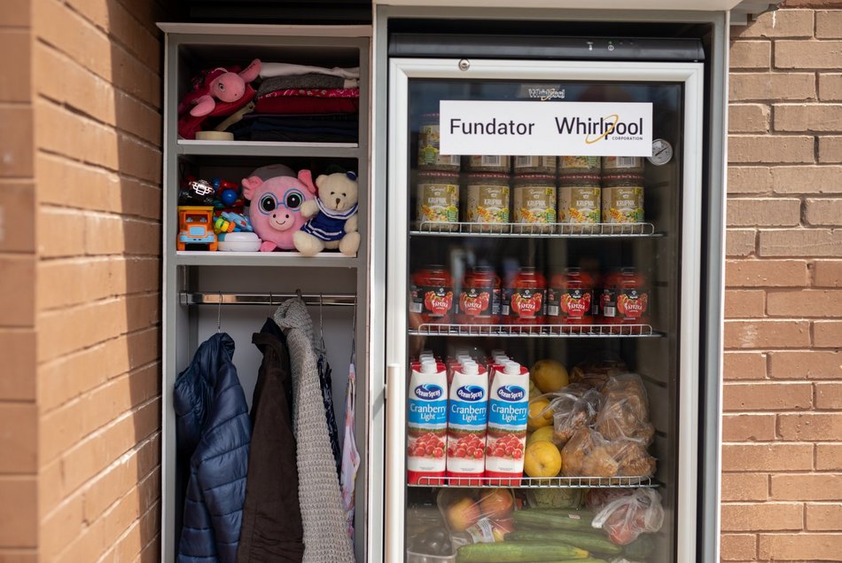 Łódź. Masz nadmiar świątecznych potraw? Skorzystaj z 26 lodówek społecznych w Łodzi