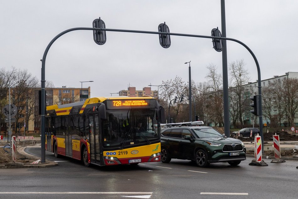 Rondo Broniewskiego w Łodzi otwarte! Przejazd z Dąbrowy na Chojny możliwy