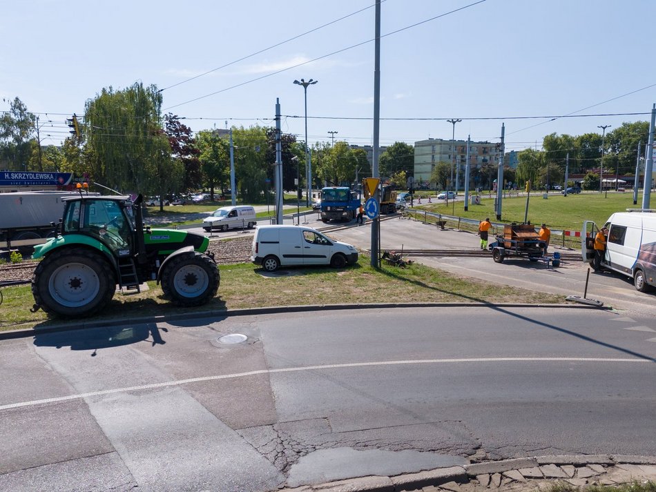 Rondo Lotników Lwowskich - prace przy torowisku