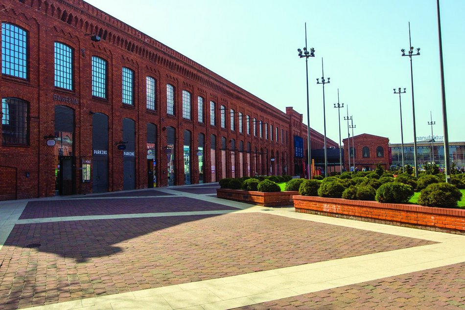 Manufaktura przed i po rewitalizacji