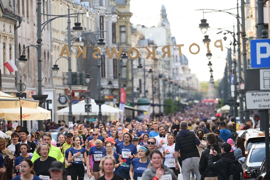 Łódź. Bieg Ulicą Piotrkowską Rossmann Run 2025 wystartował! Walka o życiowe rekordy