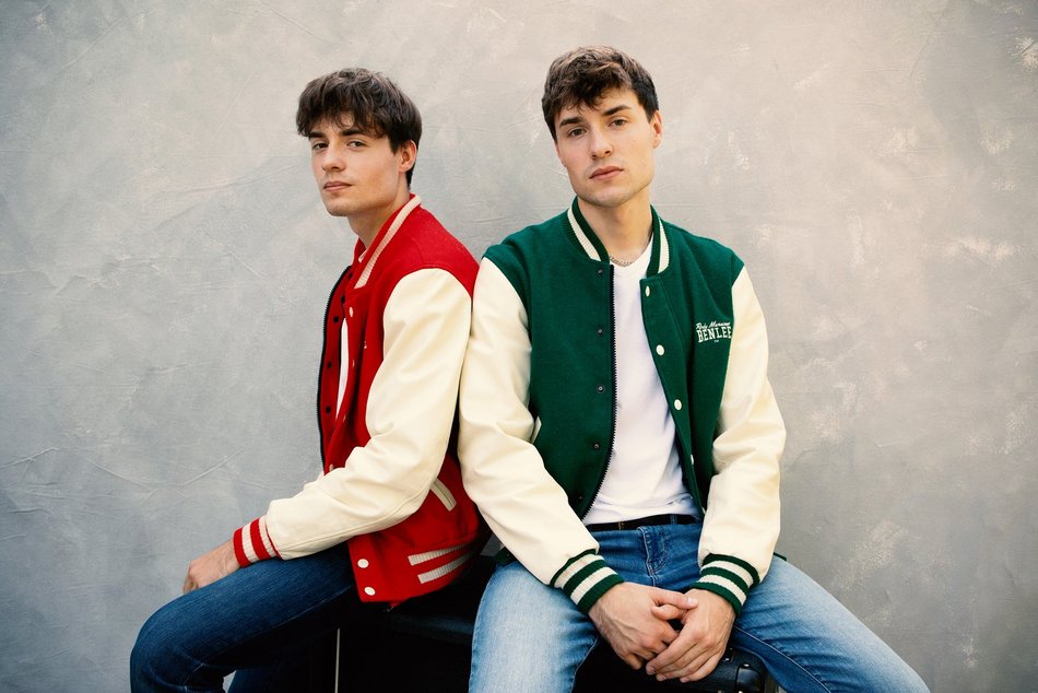 Łódź. Duet z Łodzi w Must Be The Music. Trzymaj kciuki za braci z Afterglow!