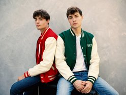 Łódź. Duet z Łodzi w Must Be The Music. Trzymaj kciuki za braci z Afterglow!