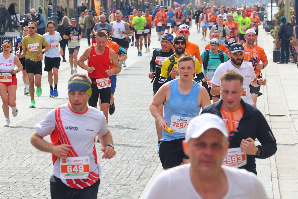 Łódź. DOZ Maraton Łódź 2026. Brałeś udział w biegu? Odszukaj się w galerii i zapisz na pamiątkę!