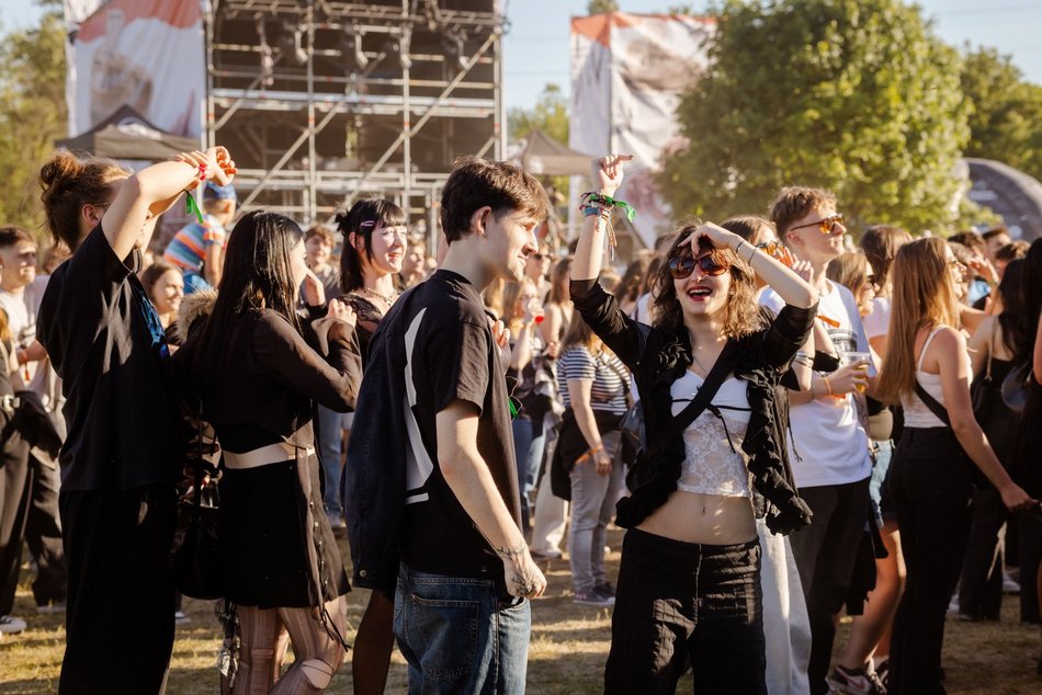 Łódź. Tłumy na Juwenaliach 2026 w Łodzi. Byłeś/aś pierwszego dnia? Znajdź się na zdjęciach!