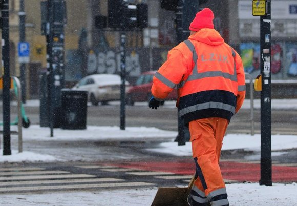 Łódź. Drogowcy w Łodzi wciąż na posterunku