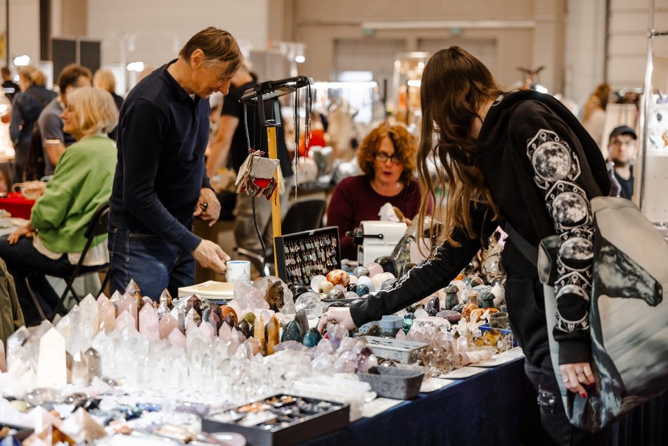Łódź. Targi kamieni w hali Expo Łódź. Minerały, naturalna biżuteria, rękodzieło i... meteoryty!