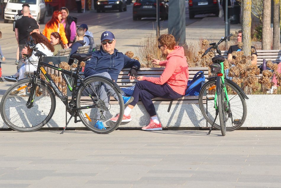 Łódź. Łódź budzi się do życia! Łodzianie i turyści tłumnie korzystają z pierwszych dni wiosny