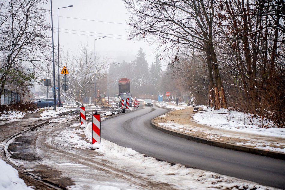 Łódź. Remont Szparagowej i Wersalskiej. Jest już część nowej jezdni