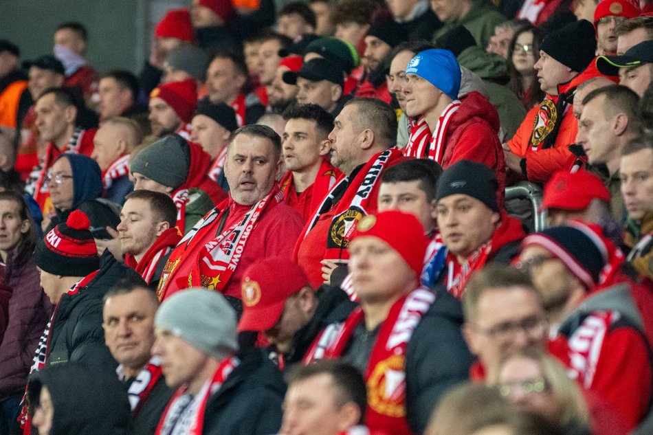 Łódź. Kibice na meczu Widzew Łódź - Lech Poznań. Byłeś/aś? Znajdź się w galerii!