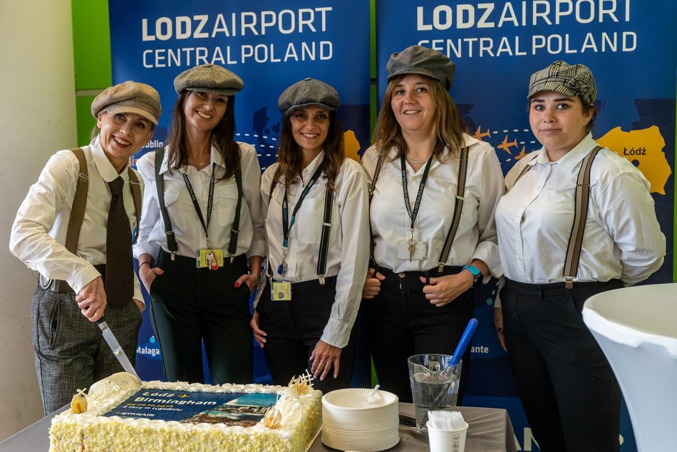 Lotnisko w Łodzi. Nowy kierunek wystartował! Pierwsi pasażerowie odlecieli do Birmingham