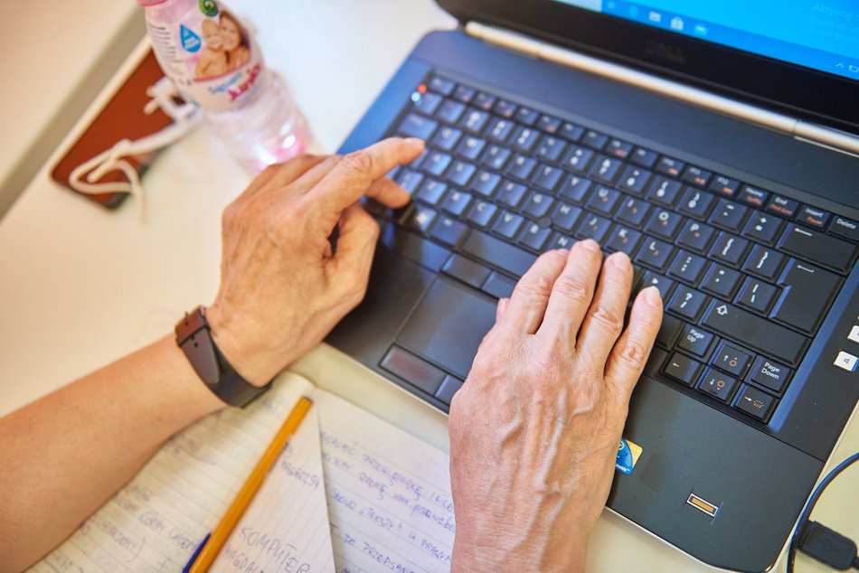 Szkolenie komputerowe dla seniorów z Łodzi. Internet nie będzie miał już przed Tobą tajemnic!