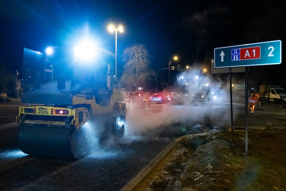 Łódź. Nocne prace w Nowosolnej