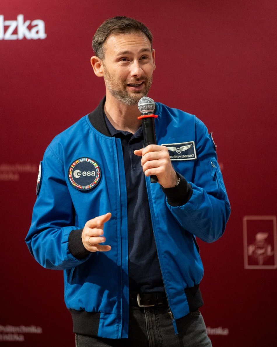 Łódź. Sławosz Uznański-Wiśniewski spotkał się z uczniami