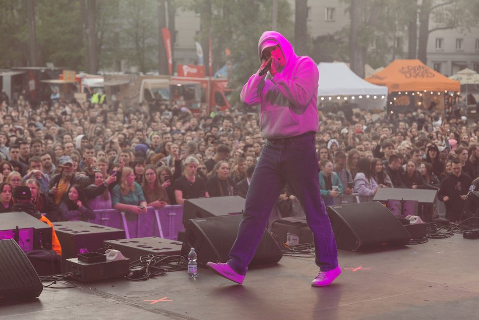 Łódź. Juwenalia 2025 w Łodzi. Tymek i Happysad zagrali na Lumumbowie!